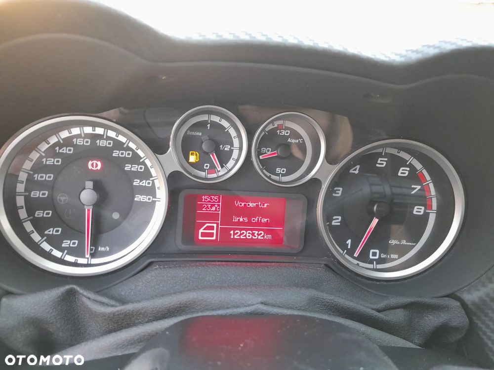 Alfa Romeo Mito 1.4 Distinctive - 15