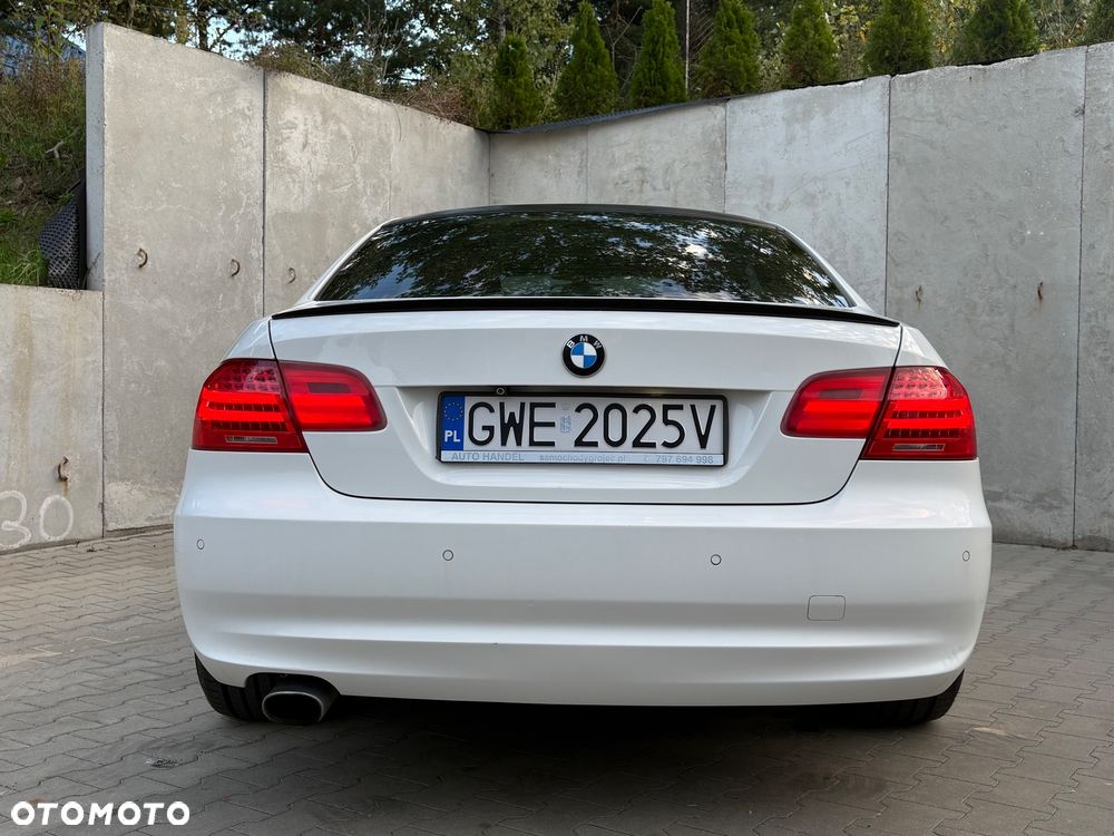 BMW Seria 3 320d DPF M Sport Edition - 7