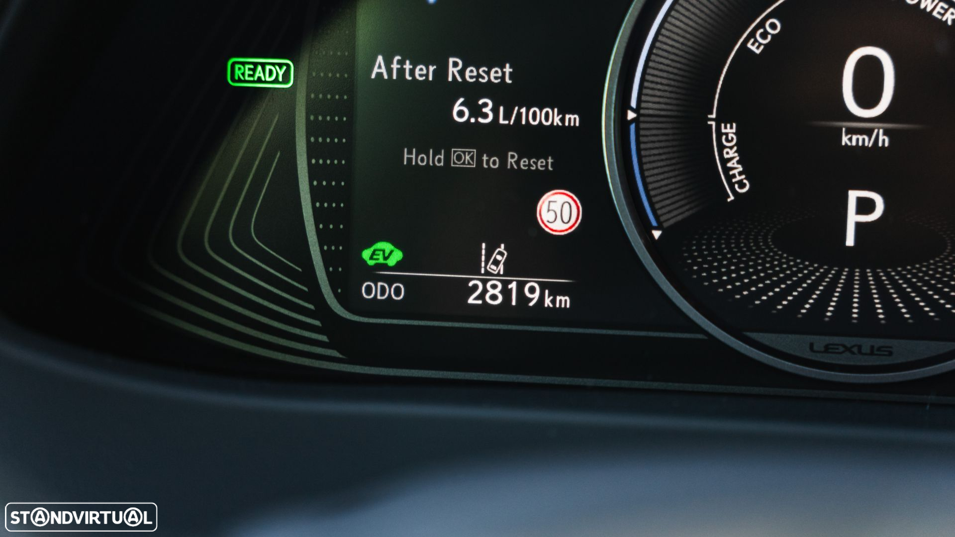 Lexus UX 250h Sport (Ecrã 12.3) - 34