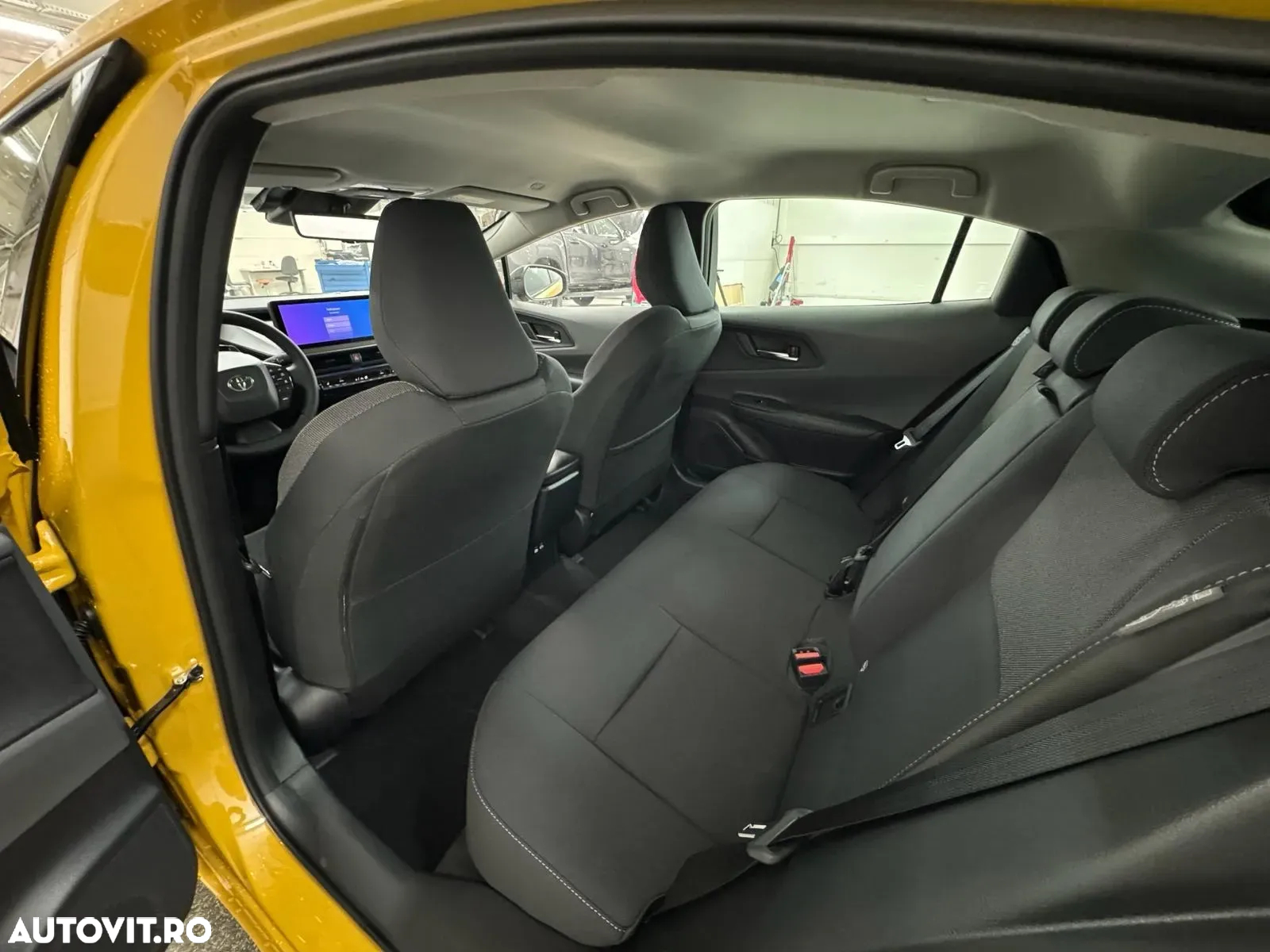 Toyota Prius 2.0 FWD PHEV Dynamic - 24