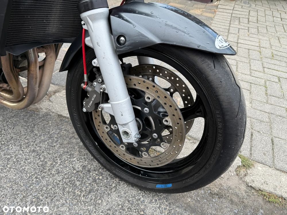 Suzuki GSR - 18