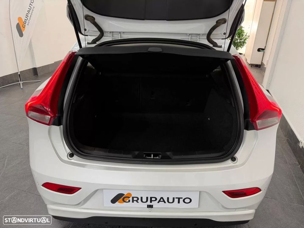 Volvo V40 D2 Momentum - 5