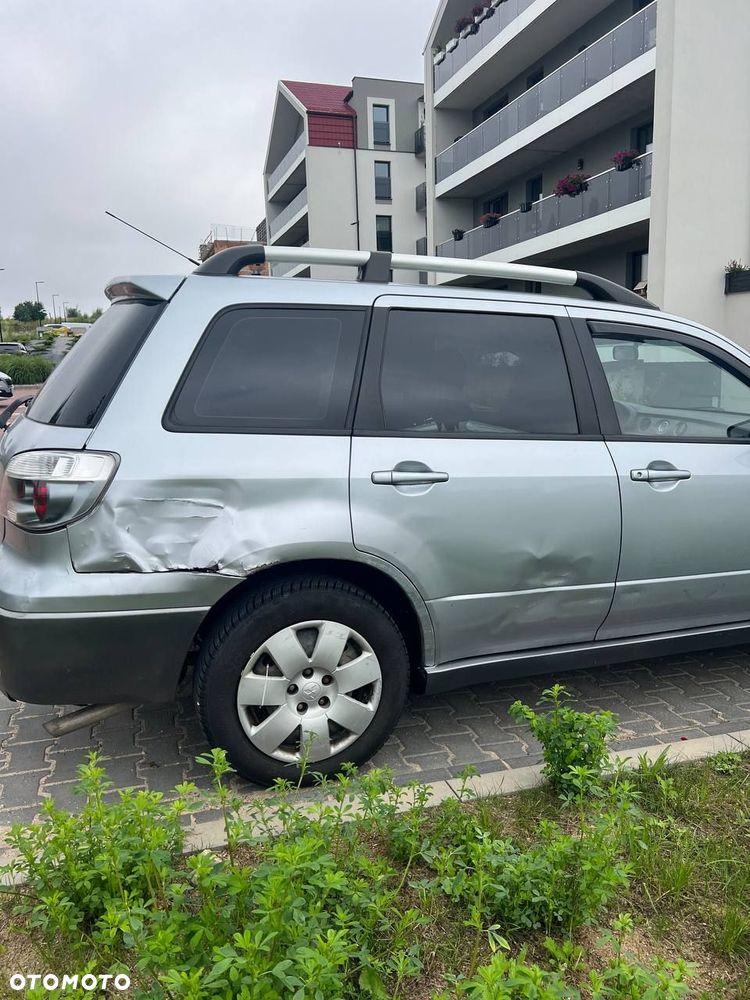 Mitsubishi Outlander - 3