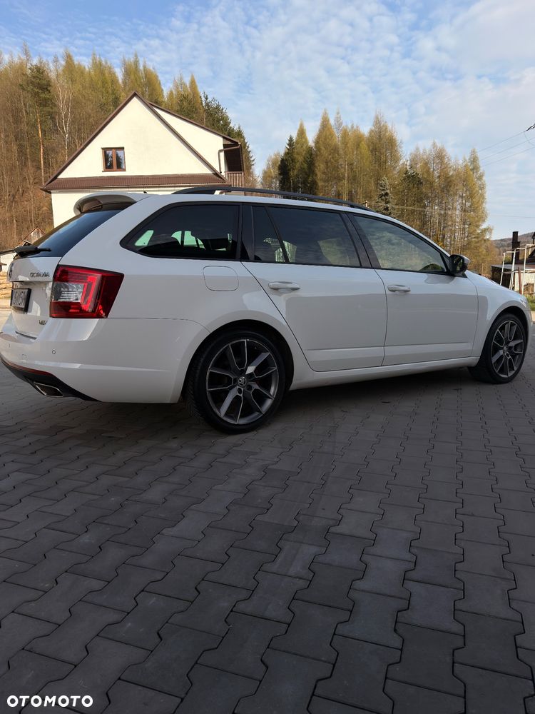 Skoda Octavia 2.0 TDI DSG RS - 13