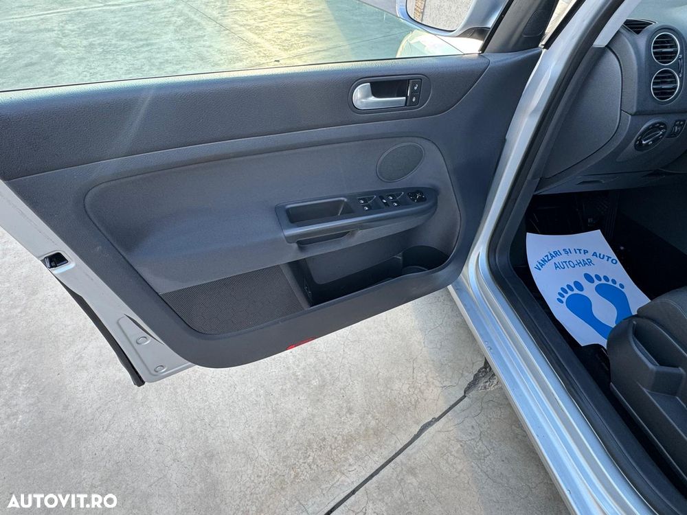 Volkswagen Golf Plus 1.9 TDI DSG Tour - 10