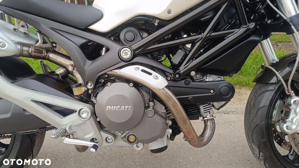 Ducati Monster - 12