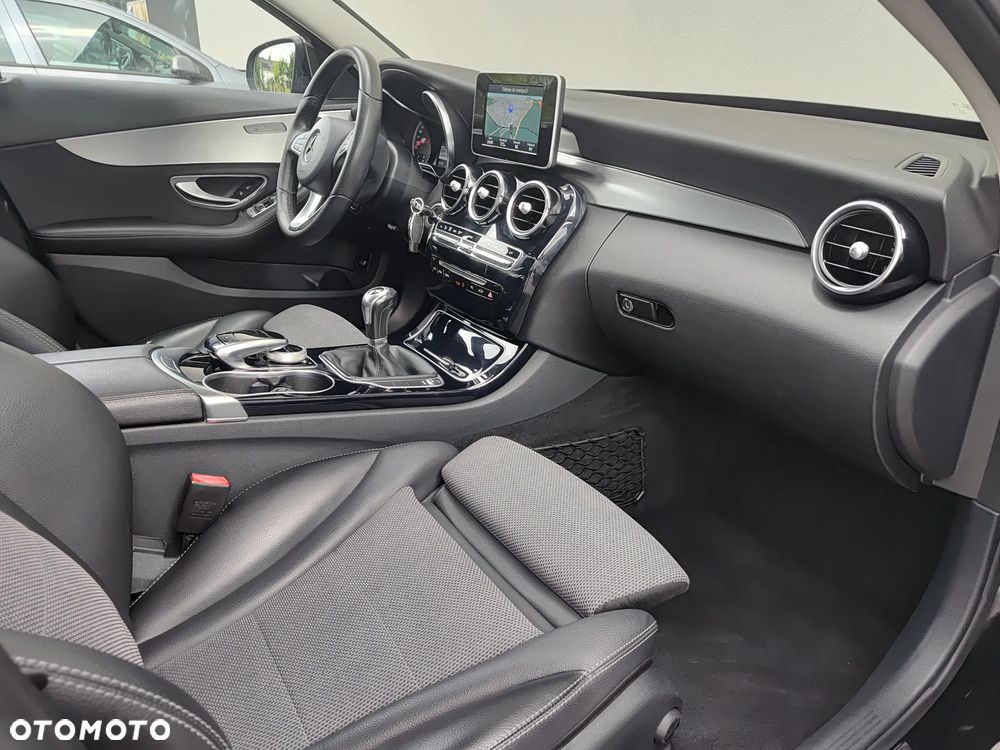 Mercedes-Benz Klasa C 180 (BlueEFFICIENCY) Avantgarde - 7