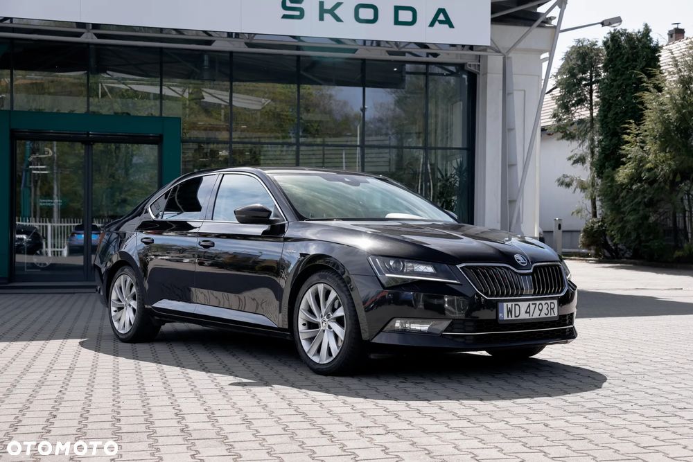 Skoda Superb 2.0 TDI 4x4 L&K DSG - 1