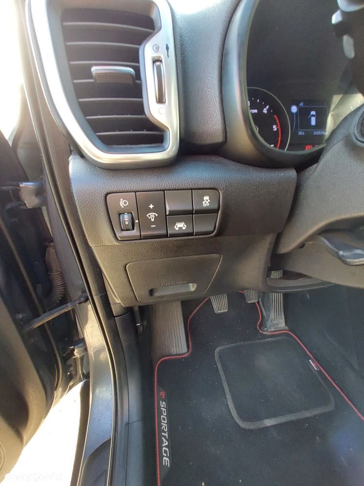 Kia Sportage 1.7 CRDI Business Line M 2WD - 26