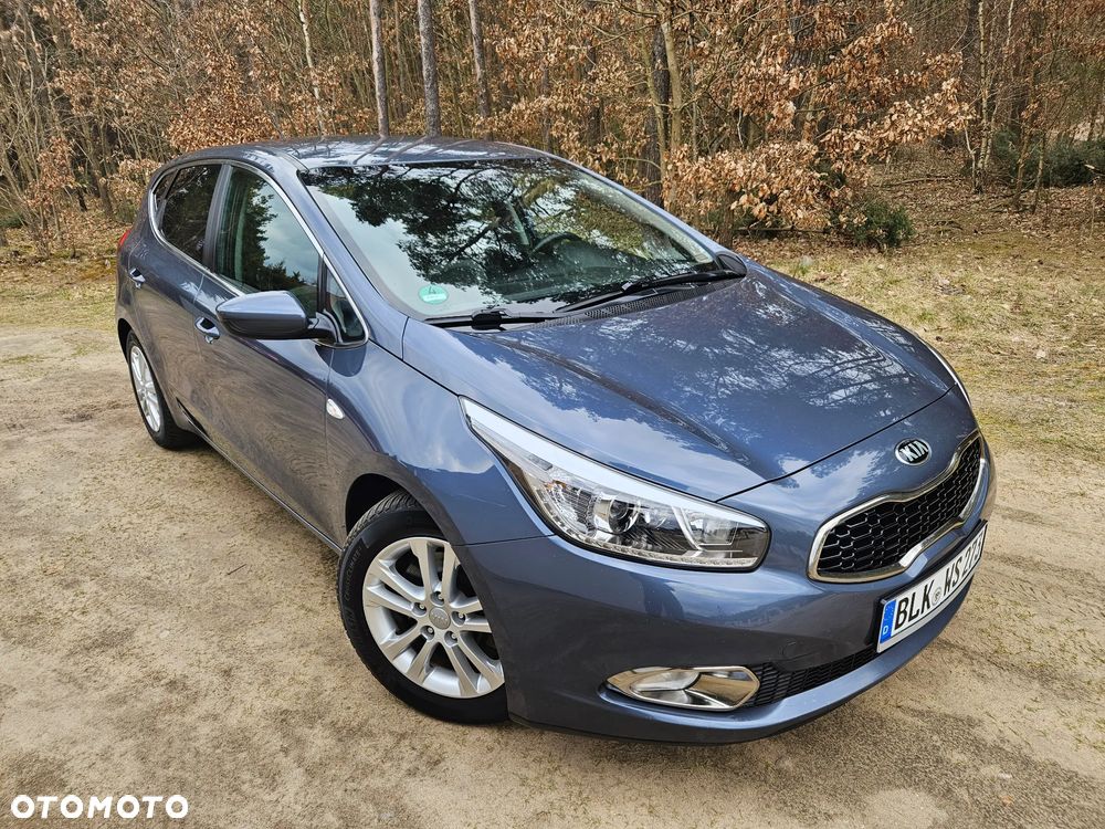 Kia Ceed - 11