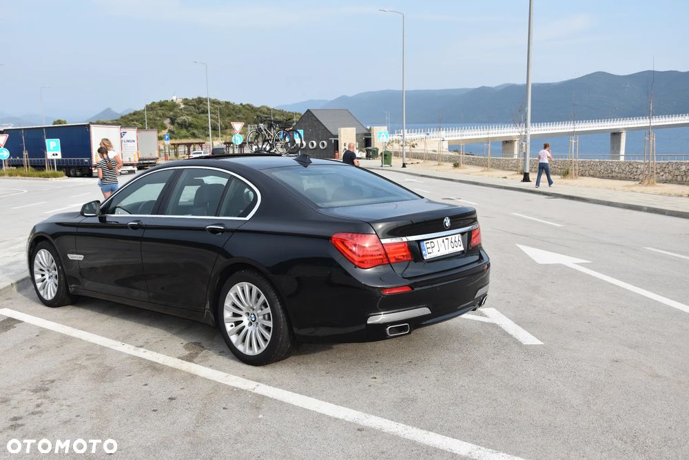 BMW Seria 7 740d - 4