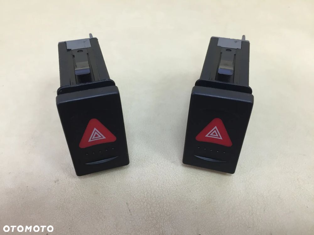 WŁĄCZNIK PRZYCISK PRZERYWACZ ŚWIATEŁ AWARYJNYCH VW PASSAT B5 FL 3B0953235D - 2