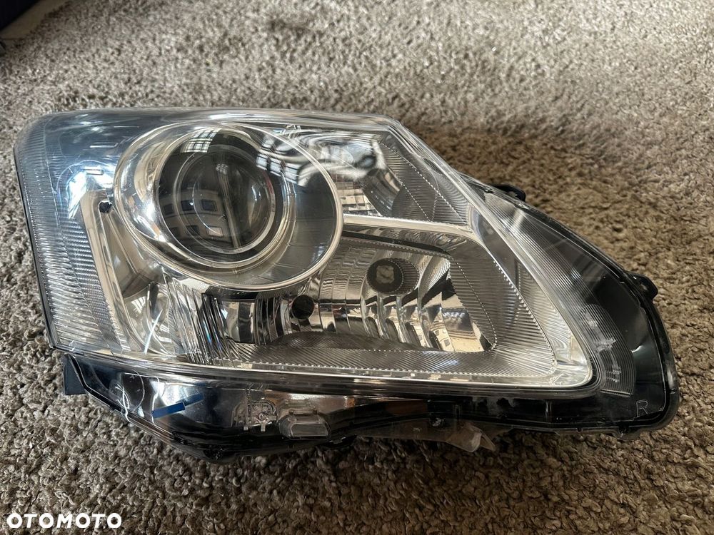 TOYOTA AVENSIS 3 II XENON 08-12 LAMPA PRAWA H279HR-AE - 2