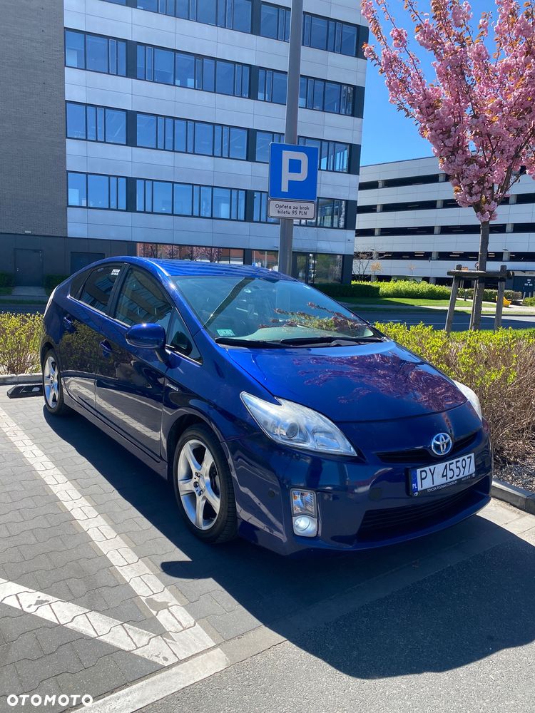 Toyota Prius (Hybrid) - 1