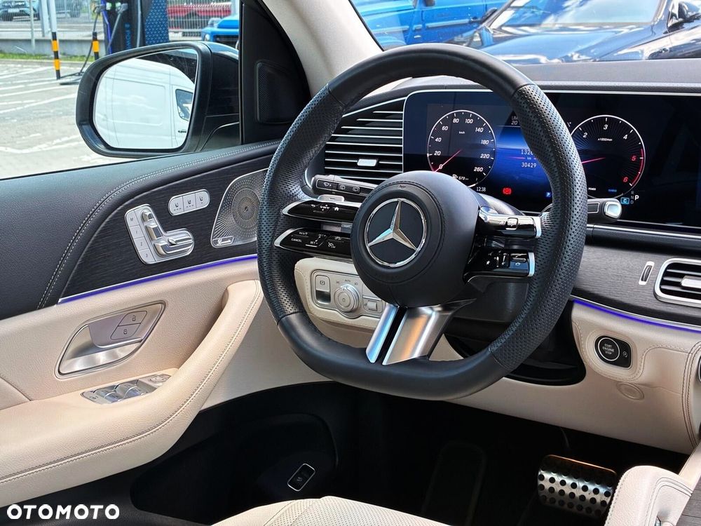 Mercedes-Benz GLS - 18