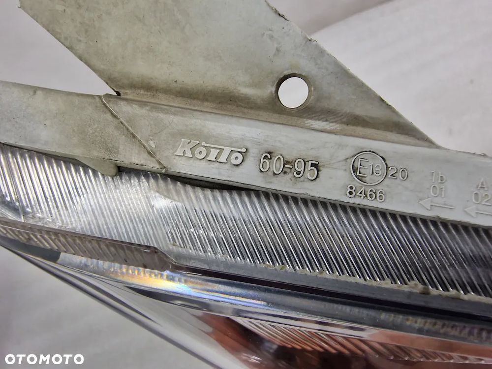 TOYOTA LAND CRUISER / LANDCRUISER 03-08 PRAWA LAMPA PRZEDNIA PRZÓD , NR KOITO 60-95 , NR AUKCJI LL258 - 12