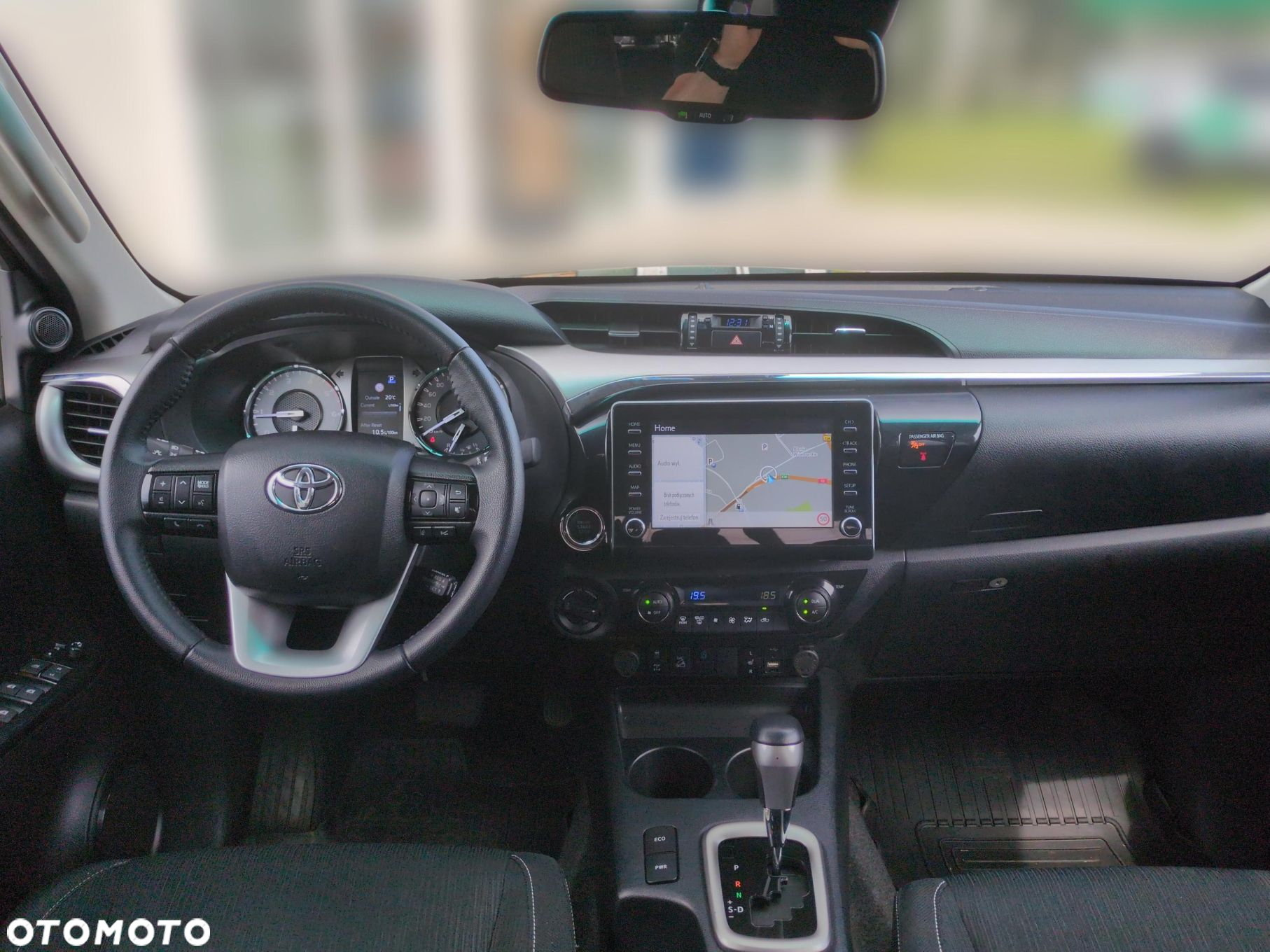 Toyota Hilux - 11