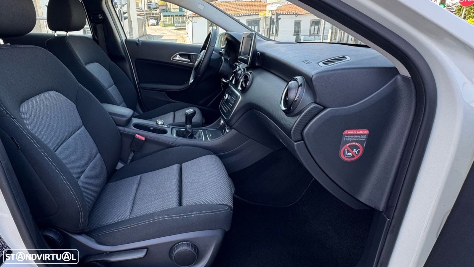 Mercedes-Benz A 180 CDI (BlueEFFICIENCY) Urban - 11