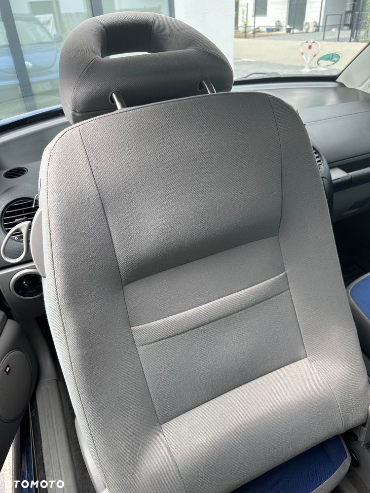 Volkswagen New Beetle 2.0 - 11