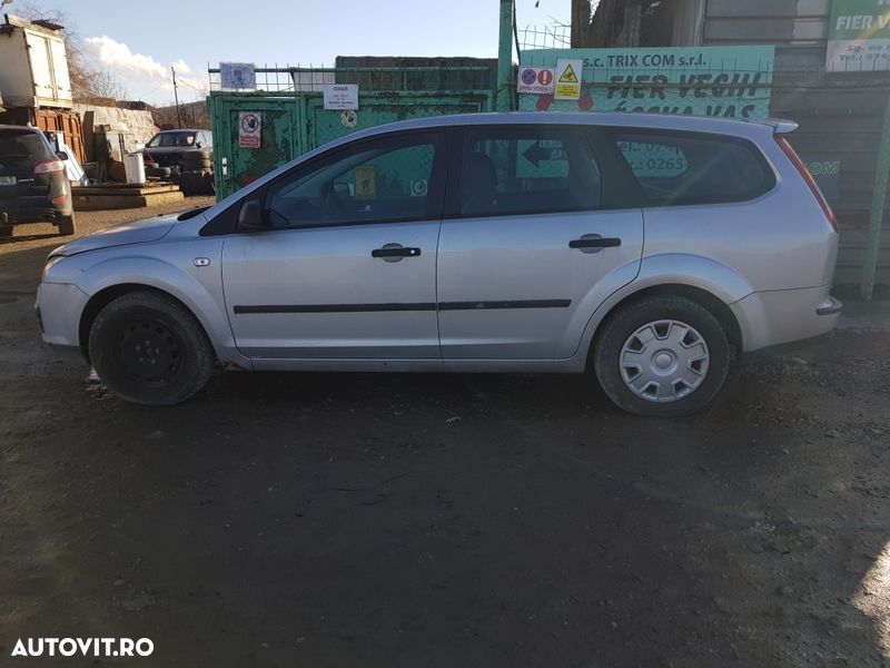 Dezmembram Ford Focus 1.6 HDI - 3