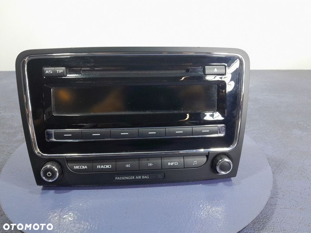 SKODA SUPERB II LIFT RADIO RADIOODTWARZACZ PŁYT CD 3T0035161K - 1
