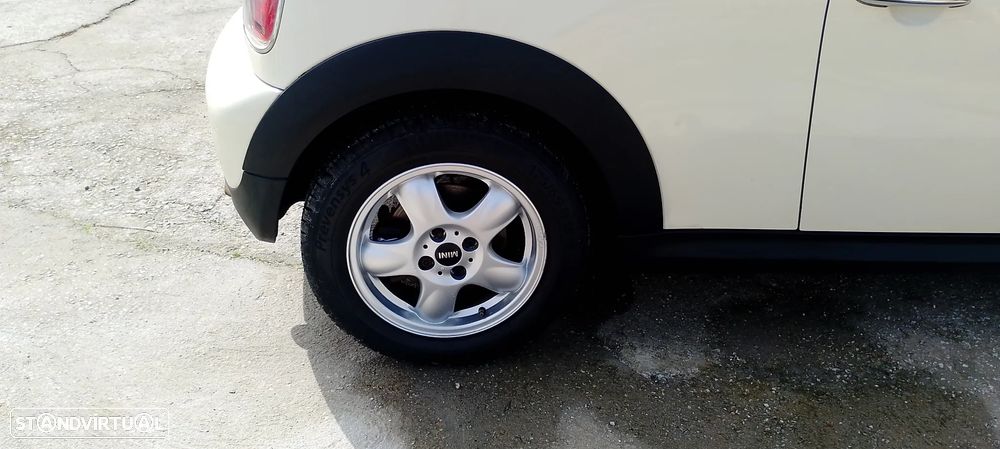 MINI 3 Portas One D - 12