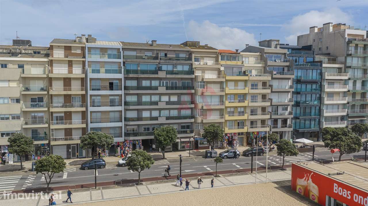 Apartamento T4 na 1ª Linha de Mar – Centro da Póvoa de Varzim com uma - Grande imagem: 3/27