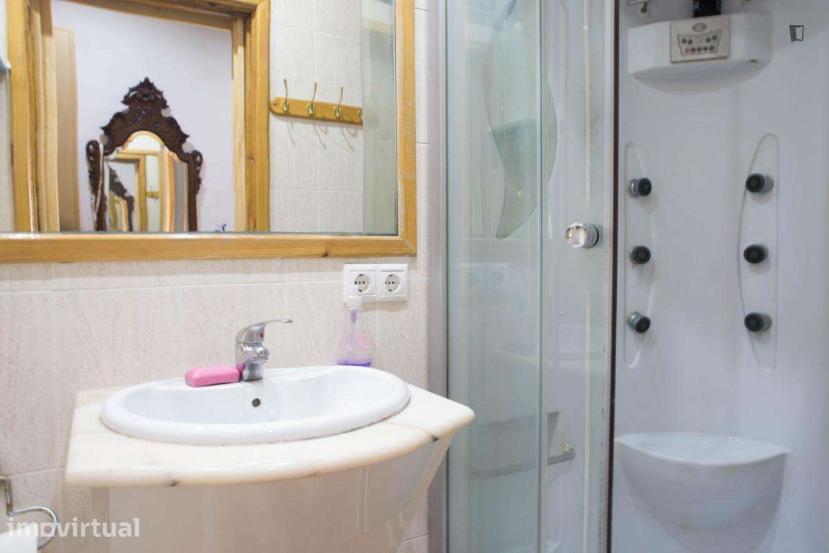 Quarto - localizado em Campanhã Porto - Grande imagem: 5/15