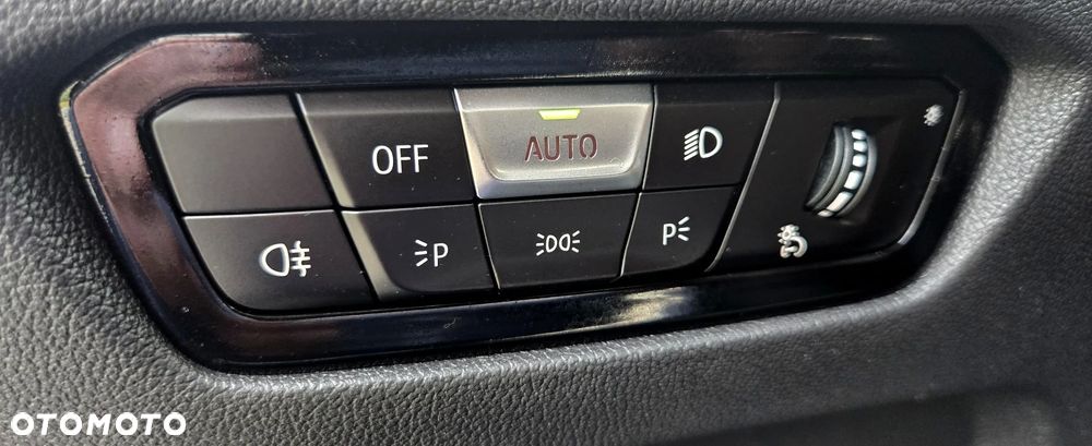 BMW Seria 3 320d xDrive Sport Line Shadow sport - 37