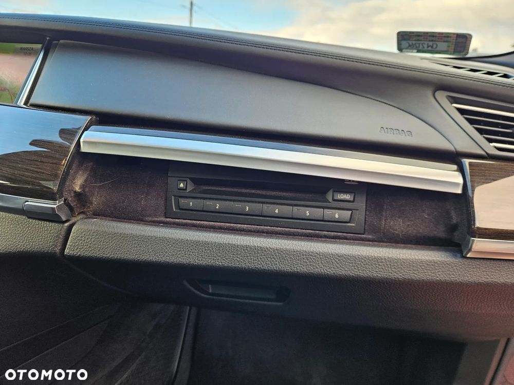 BMW Seria 7 750i xDrive Edition Exclusive - 28