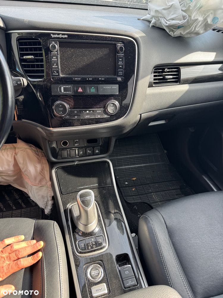Mitsubishi Outlander 2.0 4WD - 16