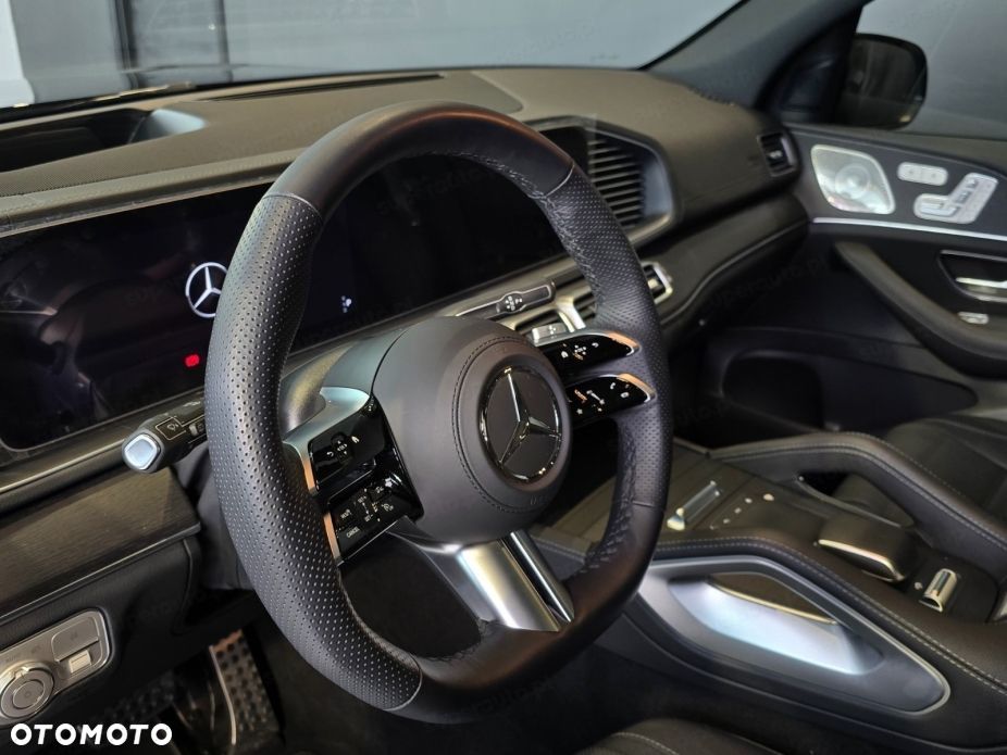 Mercedes-Benz GLS - 8