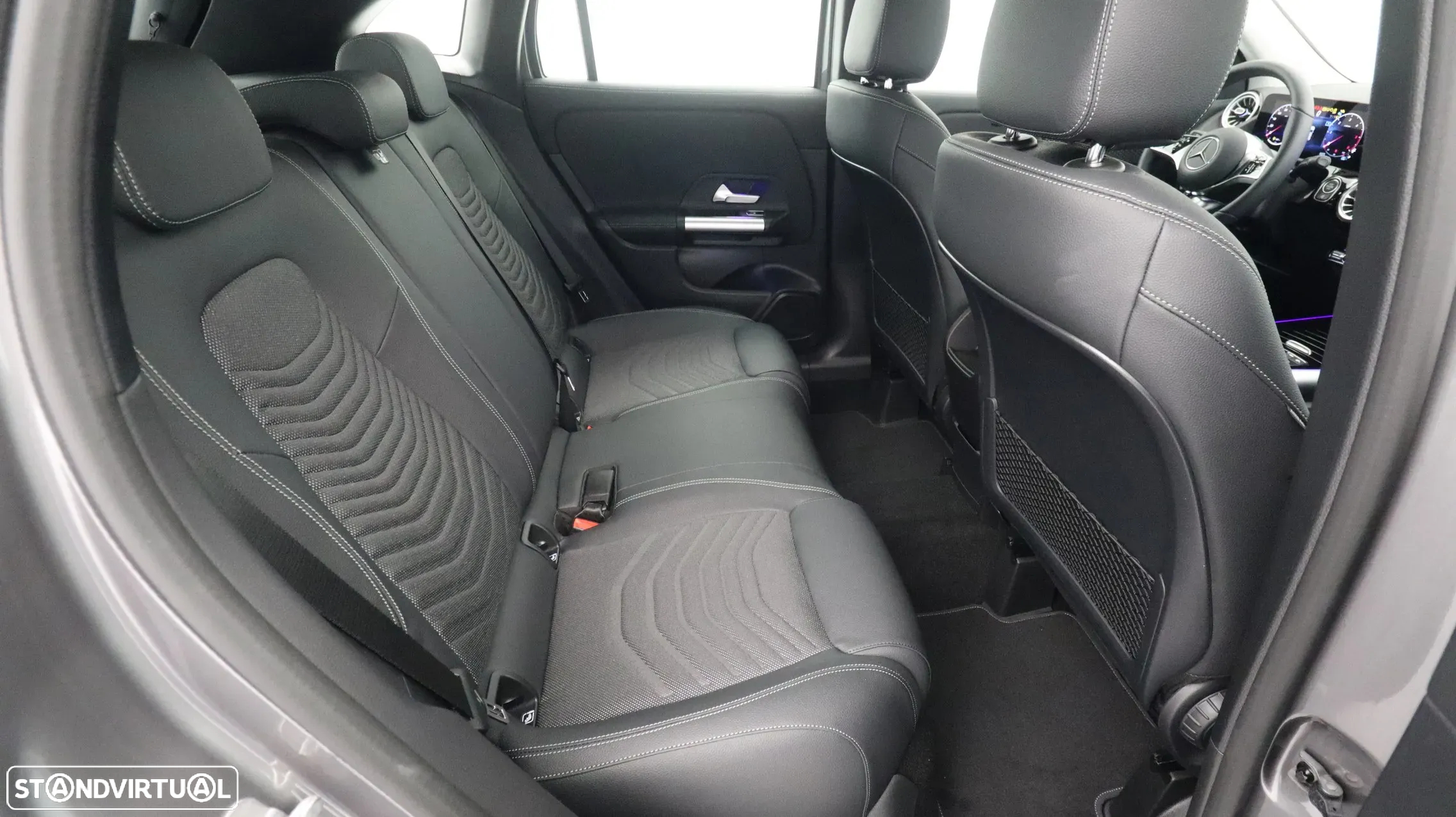 Mercedes-Benz GLA 200 d Progressive - 25