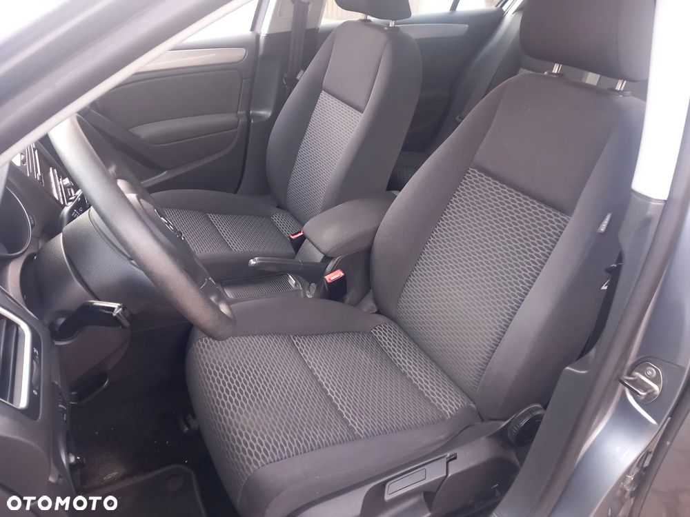 Volkswagen Golf - 29