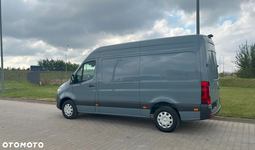 Mercedes-Benz Sprinter - 5