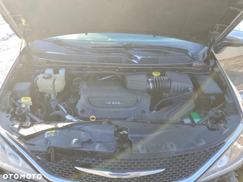 Chrysler Pacifica - 19