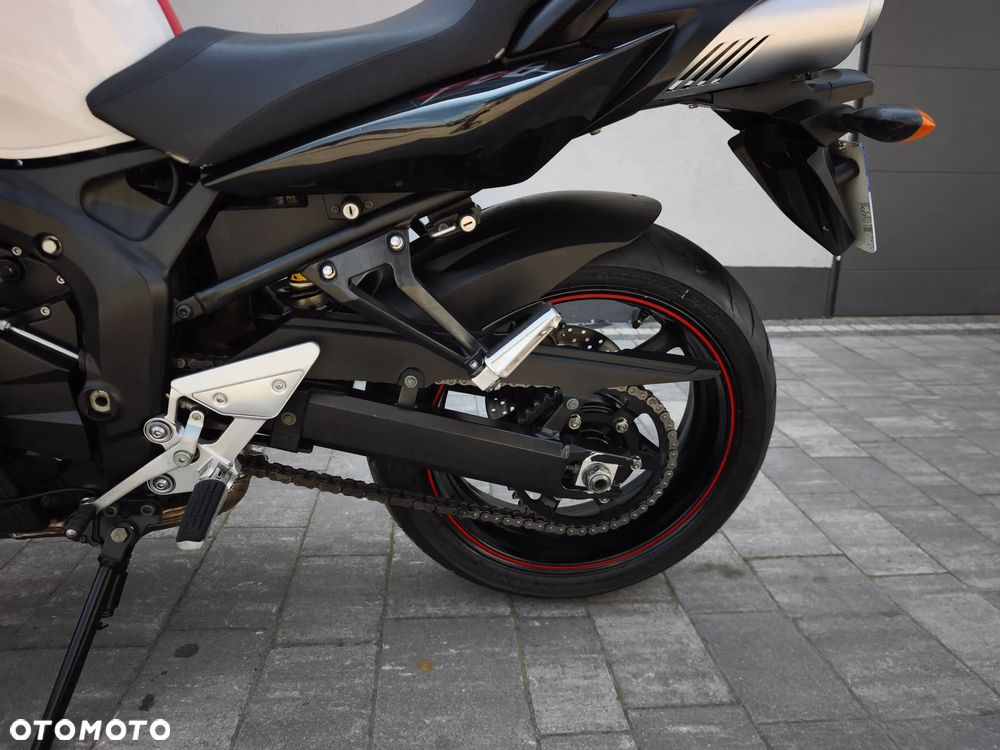 Yamaha FZ6 - 25