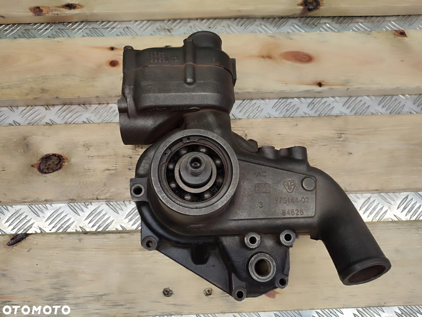Pompa wody V836867628 ACP055583C Massey Ferguson - 3