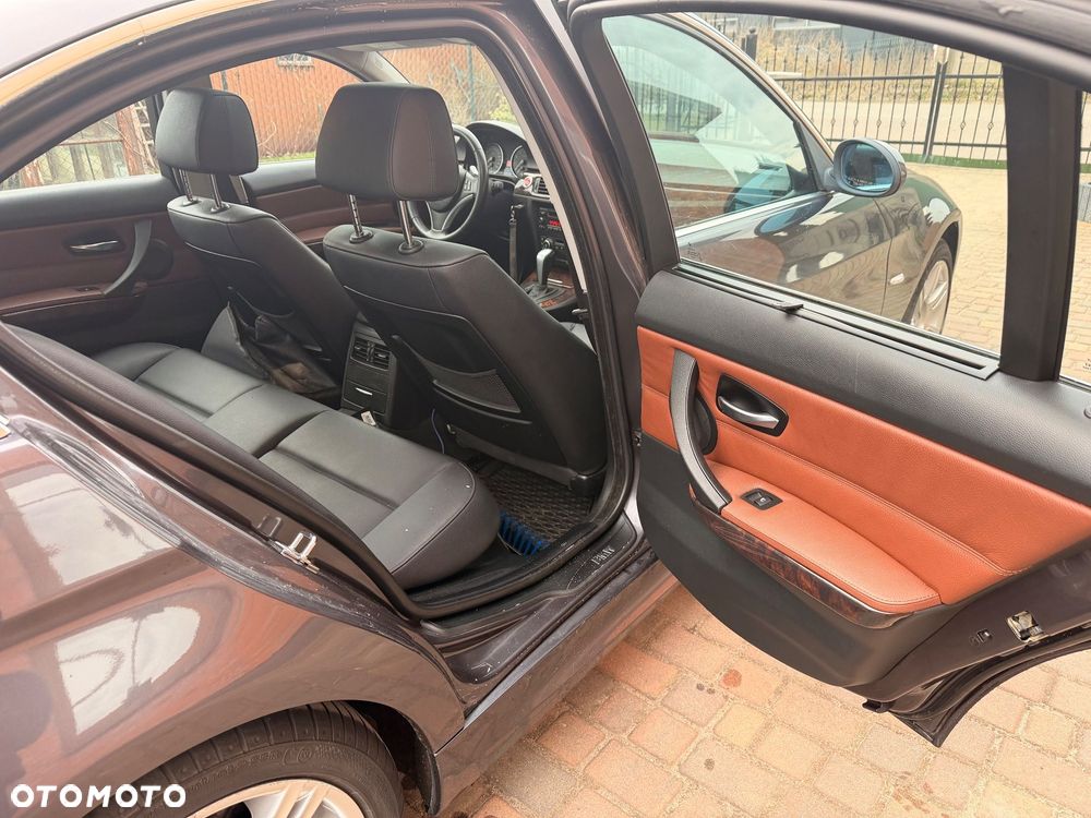 BMW Seria 3 335i xDrive - 5