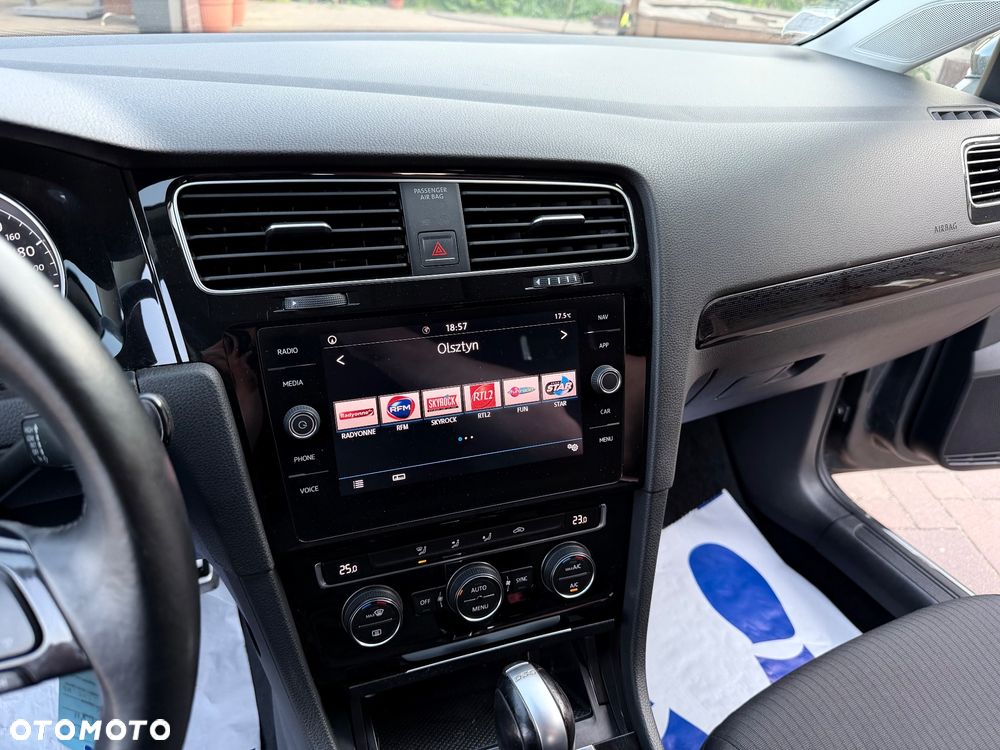 Volkswagen Golf 1.6 TDI DSG Sound - 33