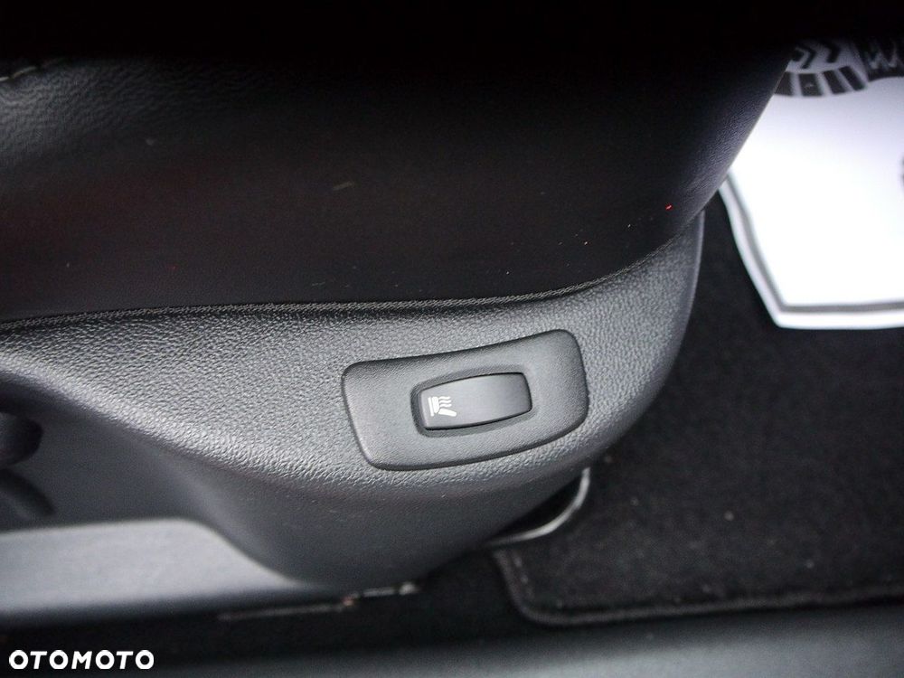 Renault Clio 1.2 Enegry TCe Limited 2018 EDC - 32