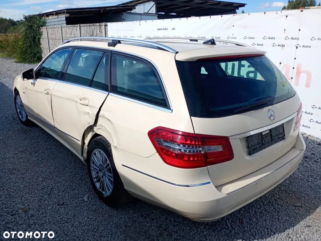 Mercedes-Benz Klasa E 200 BlueTEC 7G-TRONIC Elegance - 4