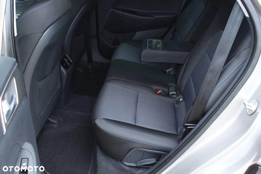 Hyundai Tucson blue 1.7 CRDi 2WD DCT Premium - 31