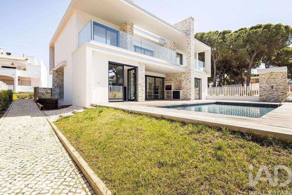 Casa / Villa T3 em Albufeira e Olhos de Água de 200,00 m2 - Grande imagem: 2/29