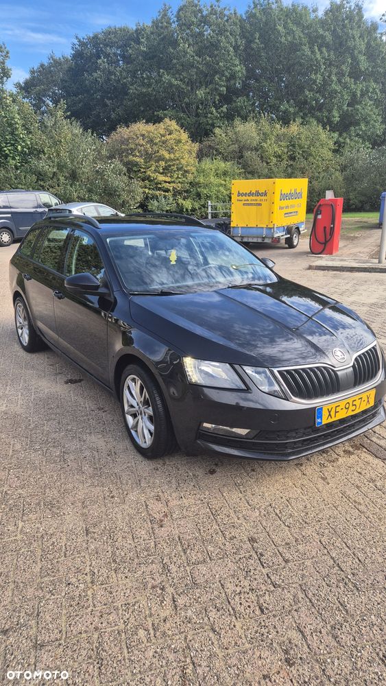 Skoda Octavia 2019 photo 2