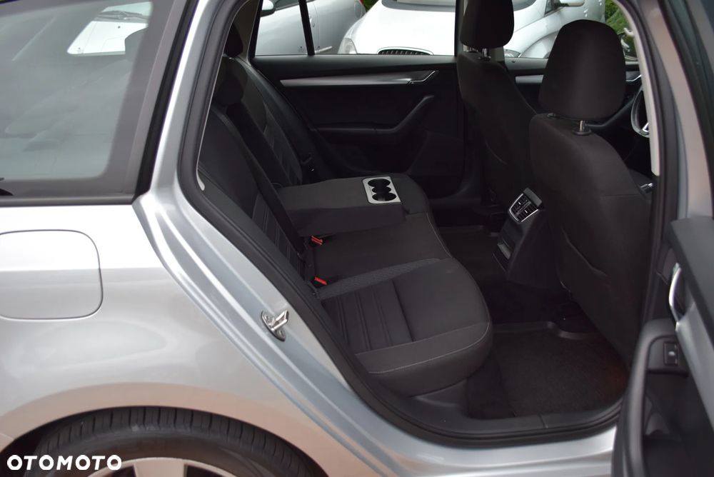 Skoda Octavia 2.0 TSI Clever DSG - 17