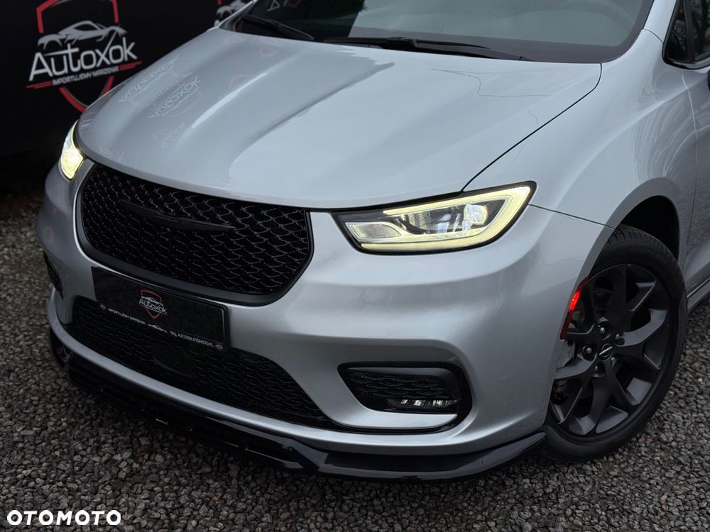 Chrysler Pacifica - 2