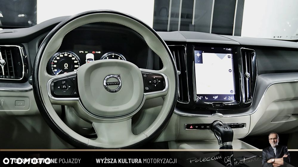 Volvo XC 60 T5 Momentum Pro - 15