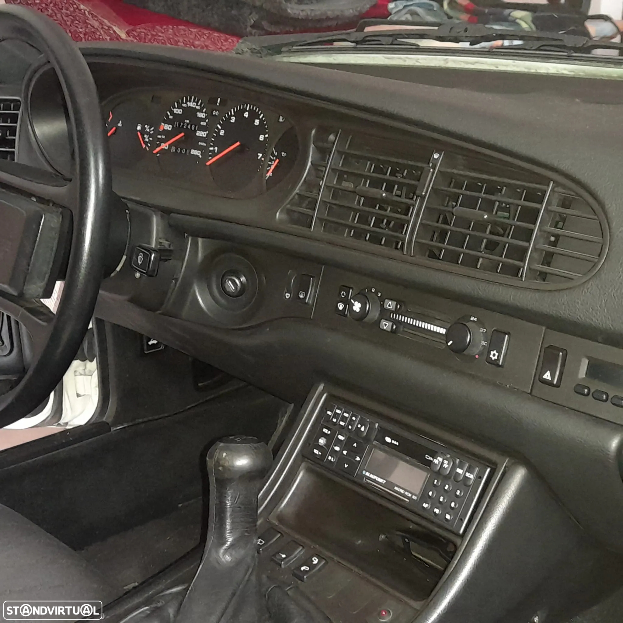 Porsche 944 S - 21