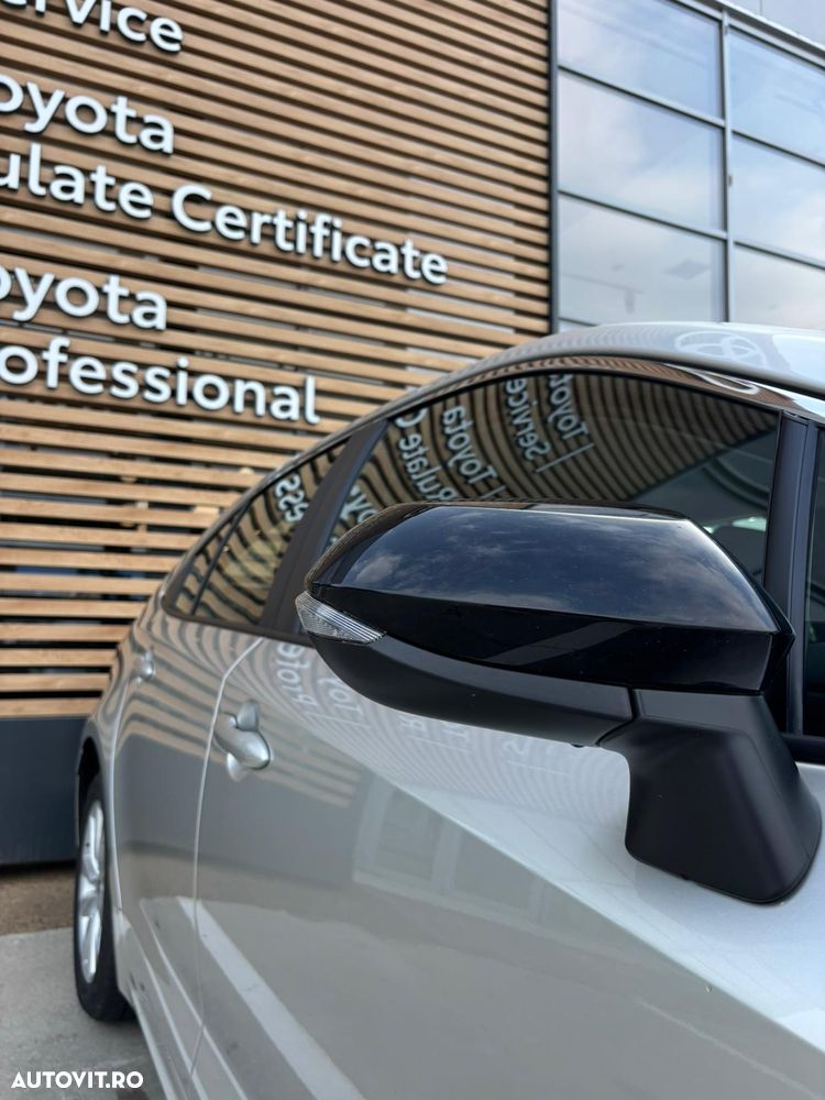 Toyota Corolla 1.8 HSD Business - 25